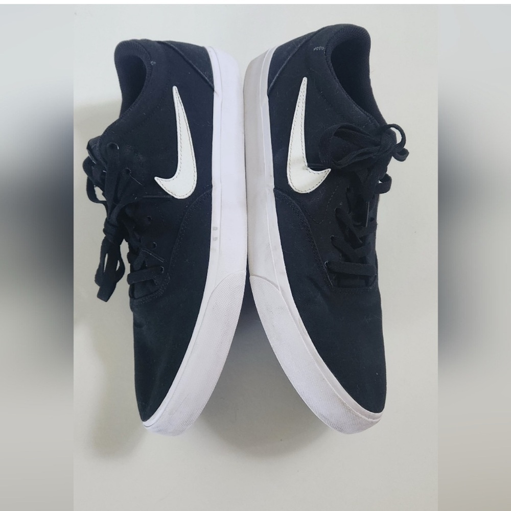 Nike SB Sneakers - Picture 2 of 4